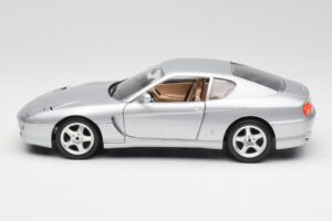 Ferrari 456 GT Zilver Bburago 1:18 3036-M2 Metaal — afbeelding 4 van 8