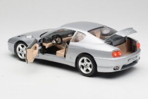 Ferrari 456 GT Zilver Bburago 1:18 3036-M2 Metaal — afbeelding 5 van 8