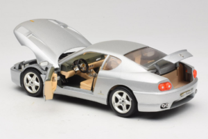 Ferrari 456 GT Zilver Bburago 1:18 3336-S1 Metaal — afbeelding 5 van 8