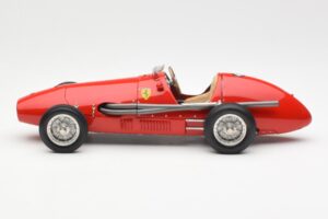 Ferrari 500 F2 #1 A. Ascari F1 Double World Champion 1952-1953 CMC 1:18 M-056 Metaal — afbeelding 3 van 6