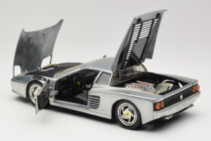 Ferrari 512M Chrome Silver Hot Wheels 1:18 25739 Metaal — afbeelding 5 van 8