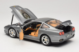 Ferrari 550 Maranello 25 Jahre Ferrari Model Club Zilver 2e Versie Bburago 1:18 3064-S1 Metaal — afbeelding 5 van 8