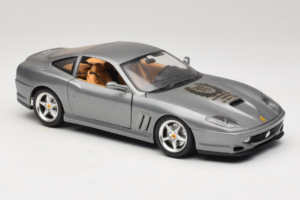 Ferrari 550 Maranello 25 Jahre Ferrari Model Club Zilver 2e Versie Bburago 1:18 3064-S1 Metaal — afbeelding 6 van 8