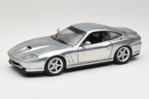 Ferrari 550 Maranello Chrome Silver Hot Wheels 1:18 25740 Metaal