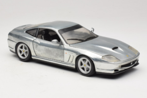Ferrari 550 Maranello Chrome Silver Hot Wheels 1:18 25740 Metaal — afbeelding 6 van 8