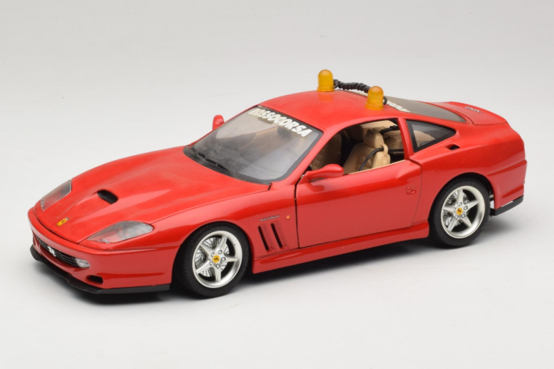 Ferrari 550 Maranello Safety Car Rosso Corsa Bburago 1:18 3064-P1 Metaal