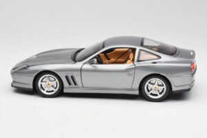 Ferrari 550 Maranello Zilver Bburago 1:18 3344 Metaal — afbeelding 4 van 8