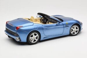 Ferrari California Lichtblauw Hot Wheels 1:18 N2043 Metaal — afbeelding 3 van 8