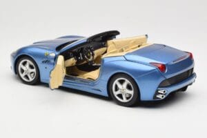 Ferrari California Lichtblauw Hot Wheels 1:18 N2043 Metaal — afbeelding 5 van 8