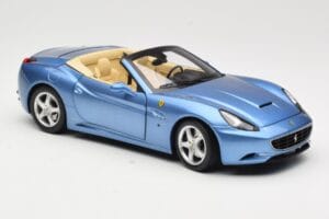 Ferrari California Lichtblauw Hot Wheels 1:18 N2043 Metaal — afbeelding 6 van 8