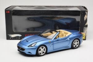 Ferrari California Lichtblauw Hot Wheels 1:18 N2043 Metaal — afbeelding 8 van 8