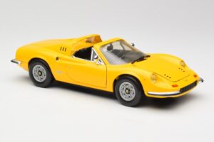Ferrari Dino 246 GTS Geel Hot Wheels 1:18 23920 Metaal — afbeelding 6 van 8