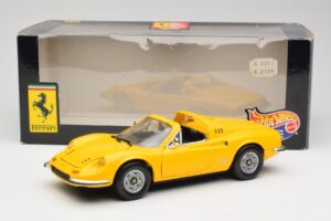 Ferrari Dino 246 GTS Geel Hot Wheels 1:18 23920 Metaal — afbeelding 8 van 8