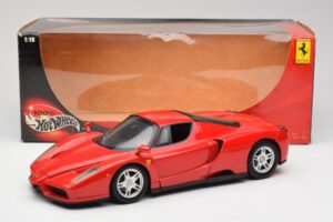 Ferrari Enzo Rood Hot Wheels 1:18 56293 Metaal — afbeelding 8 van 8