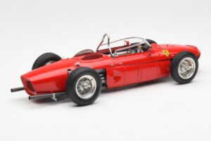 Ferrari Dino 156 Sharknose F1 1961 CMC 1:18 M-078 Metaal — afbeelding 2 van 6