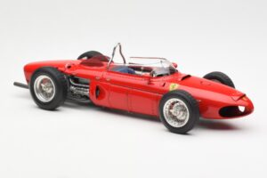 Ferrari Dino 156 Sharknose F1 1961 CMC 1:18 M-078 Metaal — afbeelding 4 van 6