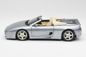 Ferrari F355 Spider Zilver Hot Wheels 1:18 23907-M1 Metaal — afbeelding 4 van 8