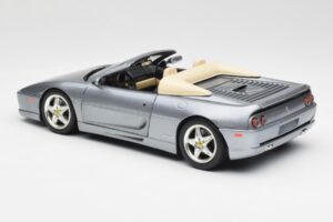 Ferrari F355 Spider Zilver Hot Wheels 1:18 23907-M1 Metaal — afbeelding 7 van 8