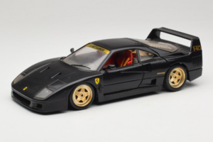 Ferrari F40 Zwart met Gouden Wielen Bburago 1:18 3032-B2 Metaal