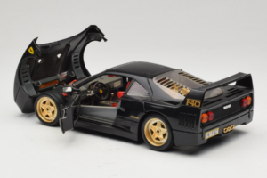 Ferrari F40 Zwart met Gouden Wielen Bburago 1:18 3032-B2 Metaal — afbeelding 5 van 8
