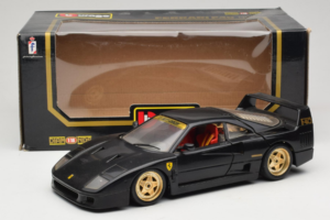 Ferrari F40 Zwart met Gouden Wielen Bburago 1:18 3032-B2 Metaal — afbeelding 8 van 8