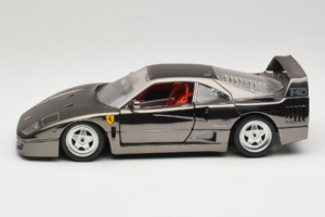Ferrari F40 Chrome Black Bburago 1:18 3401-B1 Metaal — afbeelding 4 van 8
