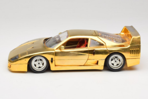Ferrari F40 Chrome Gold Limited Edition 250 pcs Bburago 1:18 3332-G1 Metaal — afbeelding 4 van 8