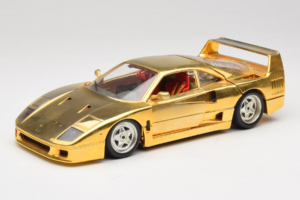 Ferrari F40 Chrome Gold Limited Edition 250 pcs Bburago 1:18 3332-G1 Metaal