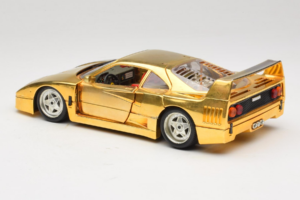 Ferrari F40 Chrome Gold Limited Edition 250 pcs Bburago 1:18 3332-G1 Metaal — afbeelding 7 van 8
