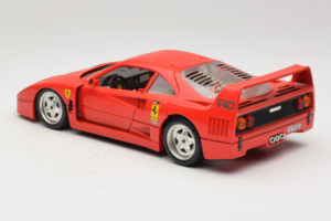 Ferrari F40 Club Deutschland Rood Bburago 1:18 3032-L3 Metaal — afbeelding 7 van 8