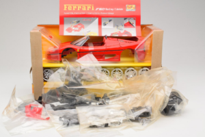 Ferrari F40 Rood Model Kit Maisto 1:18 39822 Metaal — afbeelding 2 van 2