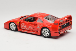 Ferrari F40 Evoluzione FC Nürnberg Special Edition Rood Bburago 1:18 3042-FCN Metaal — afbeelding 7 van 8