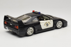 Ferrari F40 Highway Patrol Zwart Wit Bburago 1:18 3022-H1 Metaal — afbeelding 3 van 8