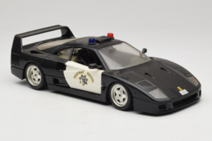 Ferrari F40 Highway Patrol Zwart Wit Bburago 1:18 3022-H1 Metaal — afbeelding 6 van 8