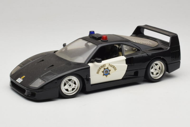 Ferrari F40 Highway Patrol Zwart Wit Bburago 1:18 3022-H1 Metaal