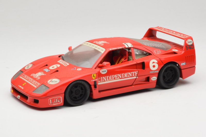 Ferrari F40 #6 V. Colombo L'Indipendente Rood 1987 Bburago 1:18 3032-L1 Metaal