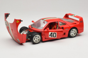 Ferrari F40 #40 Rood met Italiaanse Vlag Bburago 1:18 3032-P1 Metaal — afbeelding 2 van 8