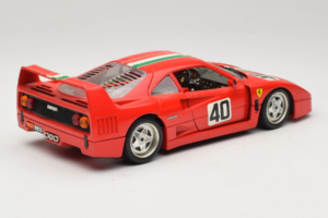 Ferrari F40 #40 Rood met Italiaanse Vlag Bburago 1:18 3032-P1 Metaal — afbeelding 3 van 8
