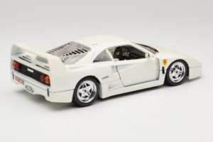 Ferrari F40 Wit Bburago 1:18 3332-W4 Metaal — afbeelding 3 van 8