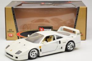 Ferrari F40 Wit Bburago 1:18 3332-W4 Metaal — afbeelding 8 van 8