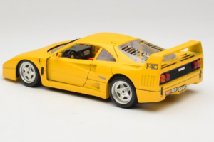 Ferrari F40 Geel Bburago 1:18 3032-Y1 Metaal — afbeelding 7 van 8