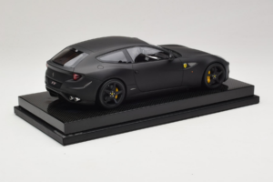 Ferrari FF Matte Black MR Collection 1:18 FERR04CAL Hars — afbeelding 3 van 7