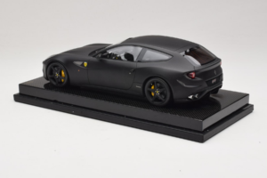 Ferrari FF Matte Black MR Collection 1:18 FERR04CAL Hars — afbeelding 5 van 7