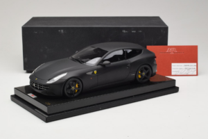Ferrari FF Matte Black MR Collection 1:18 FERR04CAL Hars — afbeelding 7 van 7