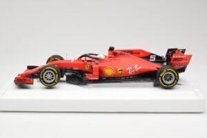 Ferrari SF90 #5 S. Vettel Australian GP 2019 BBR 1:18 BBR191805DIE Hars — afbeelding 3 van 6