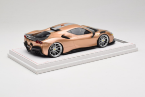 Ferrari SF90 Novitec Goud Zilver Streep IVY 1:18 REMC028 Hars — afbeelding 3 van 7