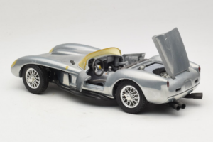 Ferrari Testa Rossa Chrome Silver Hot Wheels 1:18 25737 Metaal — afbeelding 5 van 8