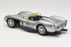 Ferrari Testa Rossa Chrome Silver Hot Wheels 1:18 25737 Metaal — afbeelding 7 van 8