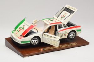 Ferrari Testarossa Italia 90 Wit Bburago 1:18 3059-W1 Metaal — afbeelding 3 van 8