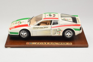 Ferrari Testarossa Italia 90 Wit Bburago 1:18 3059-W1 Metaal